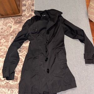 Classic Black Women's Trench Coat - Timeless Casual Layer H&M size S